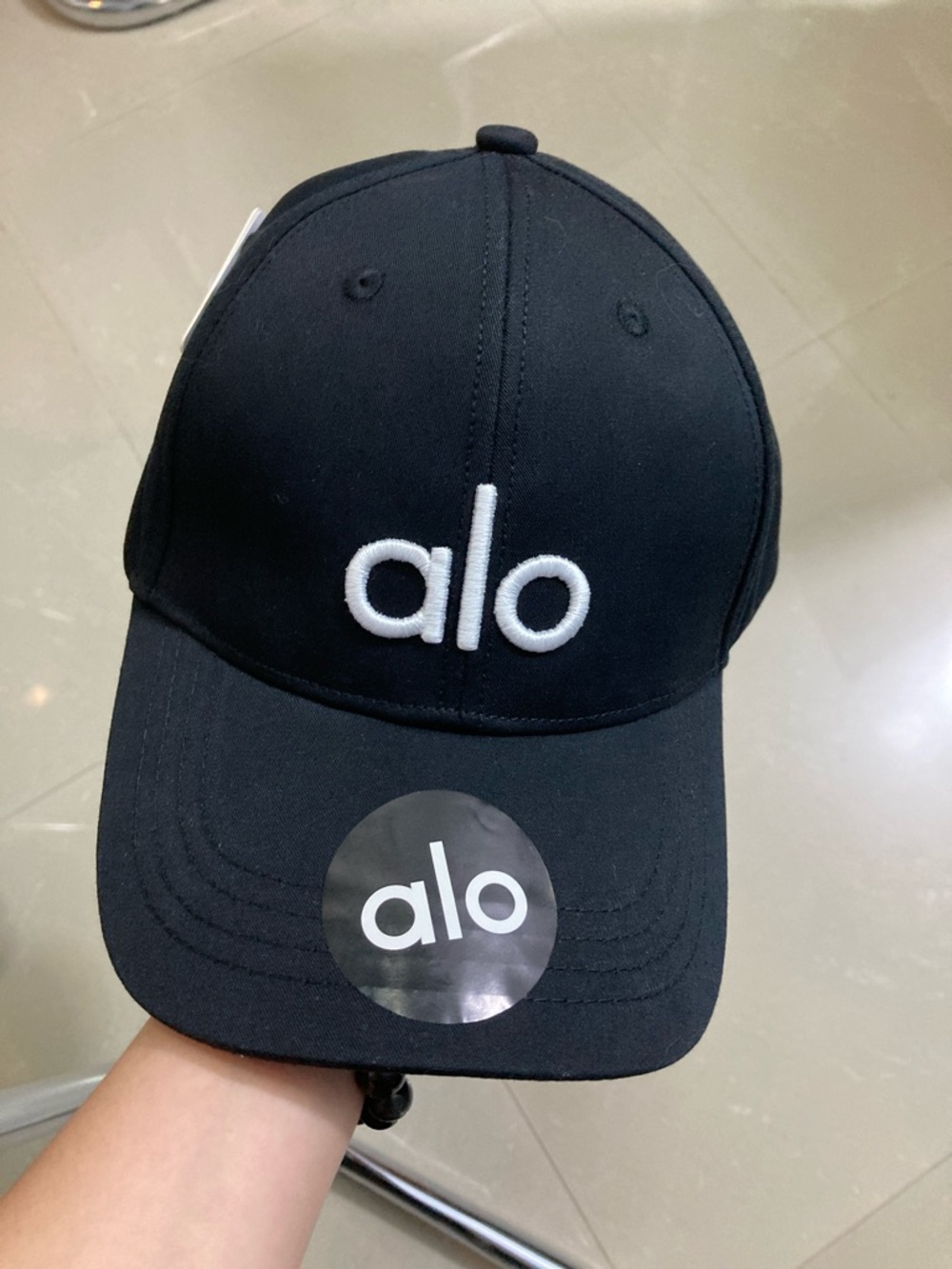 Authentic ALO Yoga Black Hat with White Logo-fast delivery